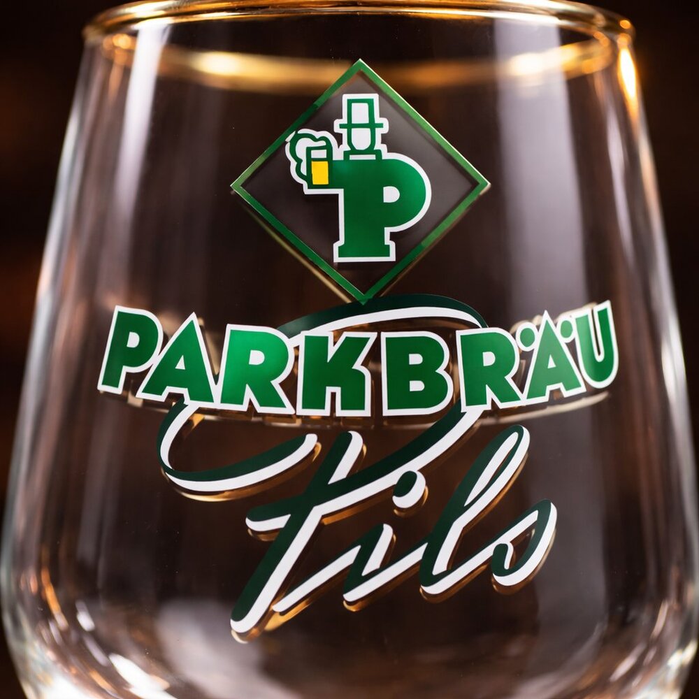 RARE NOS Parkbräu Pils 7" German Beer Glass Gold Rim HTF P-Männchen Variant - Picture 4 of 4